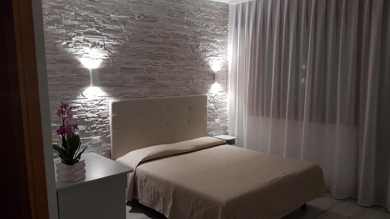Albergo Paris Sottomarina Buitenkant foto