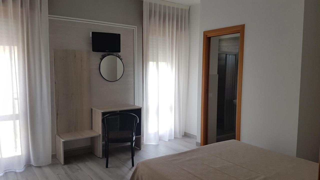 Albergo Paris Sottomarina Buitenkant foto