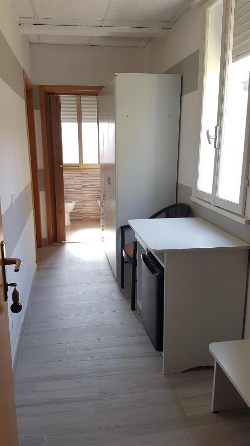 Albergo Paris Sottomarina Buitenkant foto