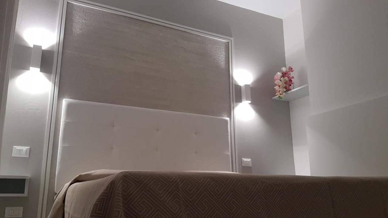 Albergo Paris Sottomarina Buitenkant foto