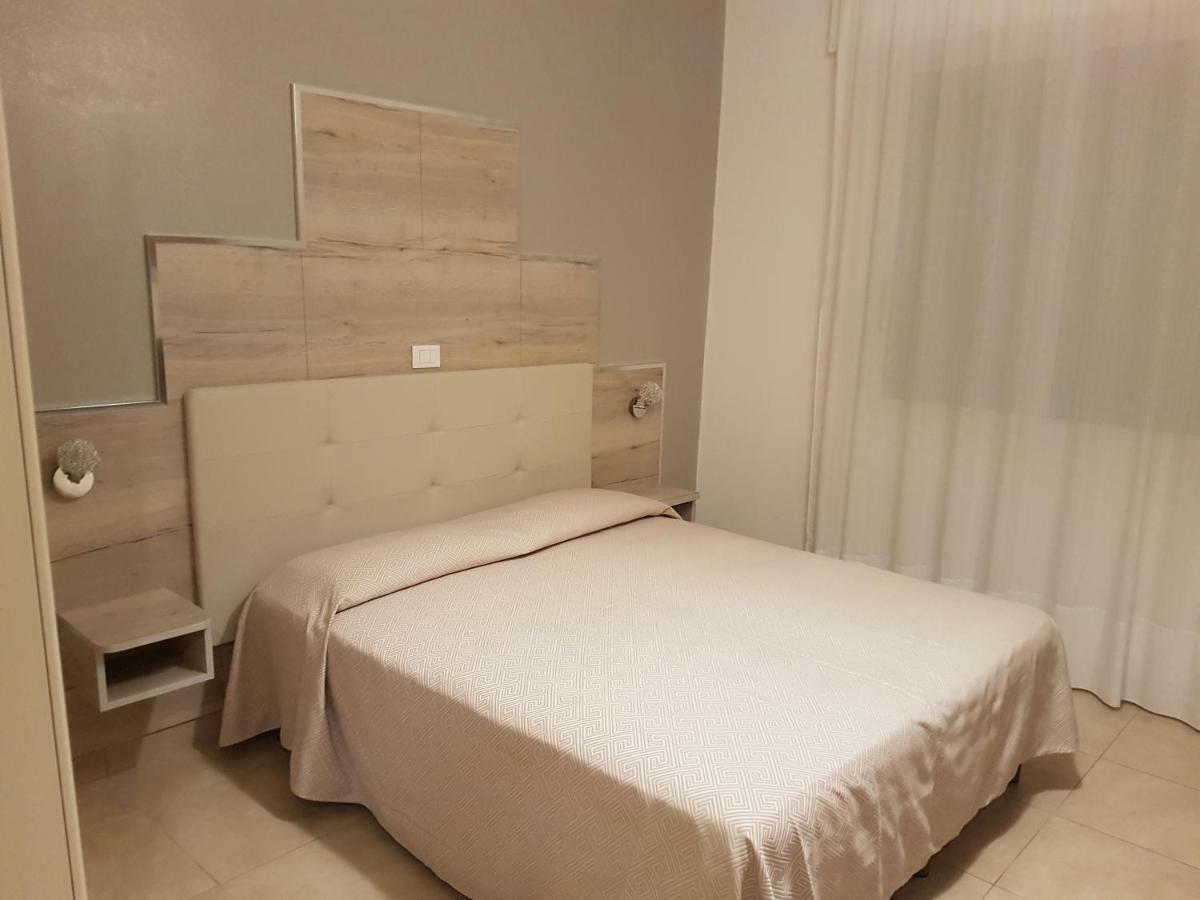Albergo Paris Sottomarina Buitenkant foto