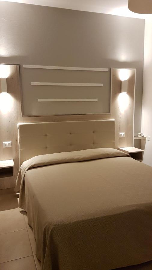 Albergo Paris Sottomarina Buitenkant foto
