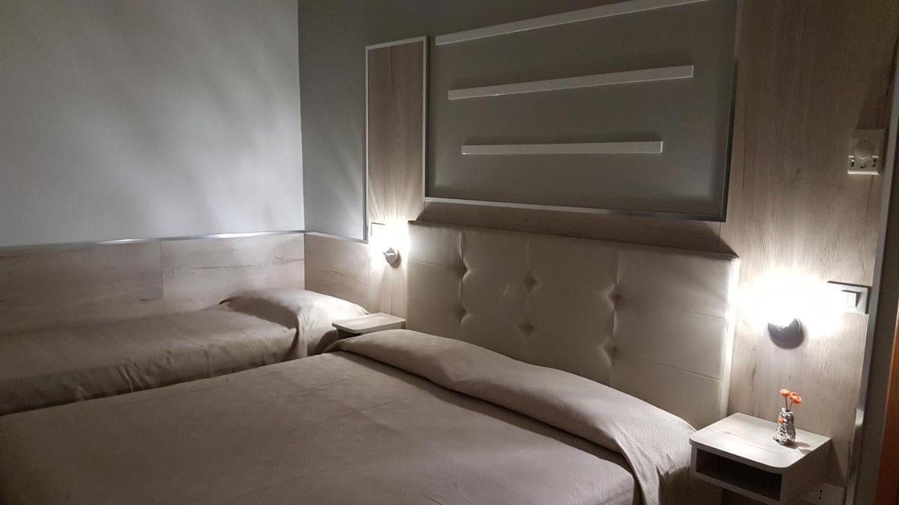 Albergo Paris Sottomarina Buitenkant foto